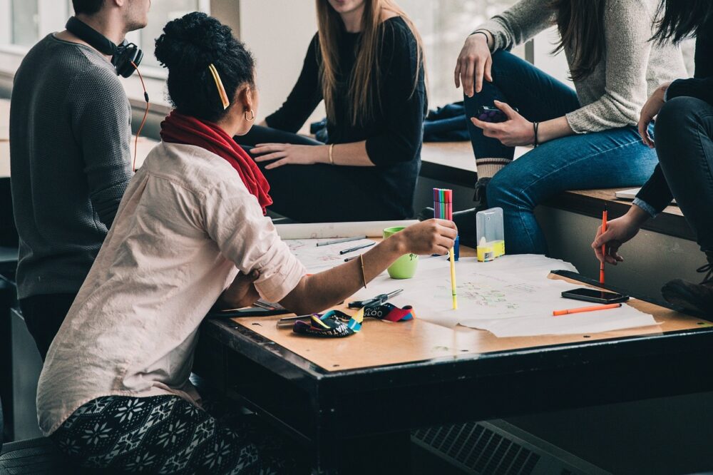 Como criar um grupo de jovens ou adolescentes