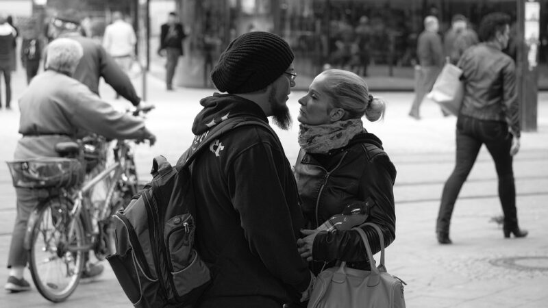 O que o casal pode aprender com Sadraque, Mesaque e Abednego?  