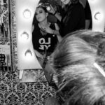 vaidade é pecado, maquiagem, mulher no espelho, mulher se maquiando