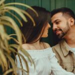 feliz a nação cujo Deus é o Senhor, casal, casamento, casal de jovens